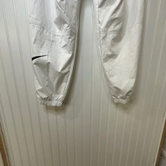 Nike Sportswear Women's Woven Cargo Joggers in White Belted wBlack Swoosh Size M - Picture 14 of 16
